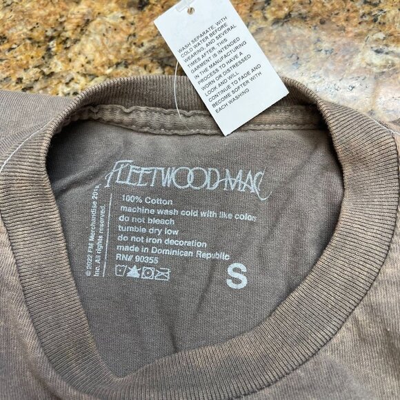 Fleetwood Mac Unisex Taupe Stone Washed T-Shirt Tee Rock Band Penguins Cotton S - Picture 3 of 9
